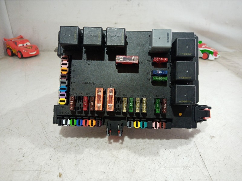 Recambio de caja reles / fusibles para mercedes-benz clase s (w221) berlina 500 l (221.171) referencia OEM IAM A2215402550 A2215