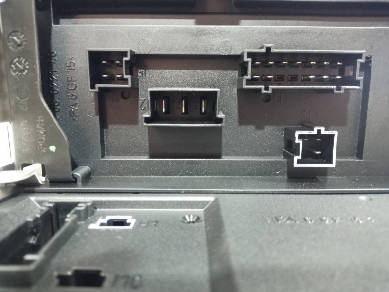 Recambio de caja reles / fusibles para mercedes-benz clase s (w221) berlina 500 l (221.171) referencia OEM IAM A2215402550 A2215