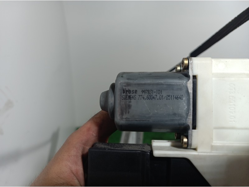 Recambio de elevalunas delantero derecho para citroën c4 coupe by loeb referencia OEM IAM 997831101 997831101 996388101