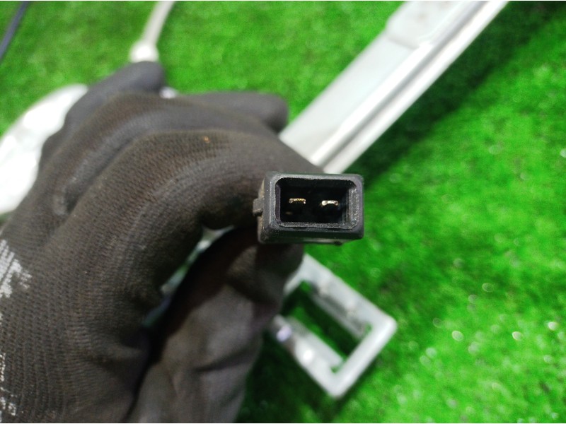 Recambio de motor elevalunas delantero derecho para seat cordoba berlina (6k2) stella referencia OEM IAM   