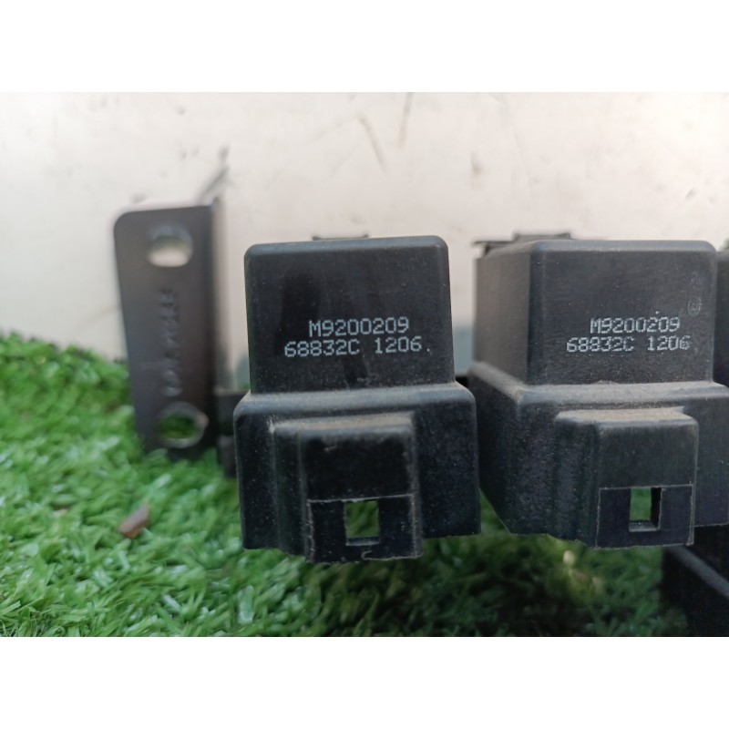 Recambio de caja reles / fusibles para chrysler stratus cabrio (jx) 2.0 le referencia OEM IAM M9200209 M9200209 M9200209