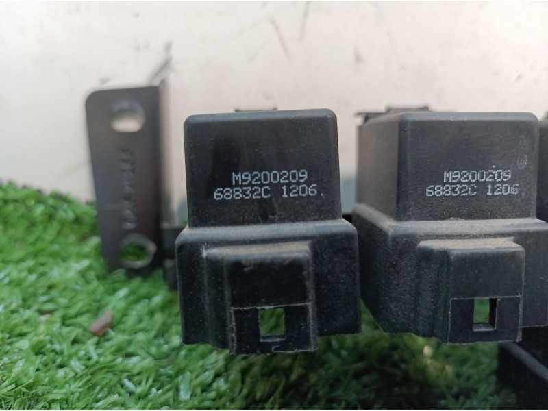 Recambio de caja reles / fusibles para chrysler stratus cabrio (jx) 2.0 le referencia OEM IAM M9200209 M9200209 M9200209