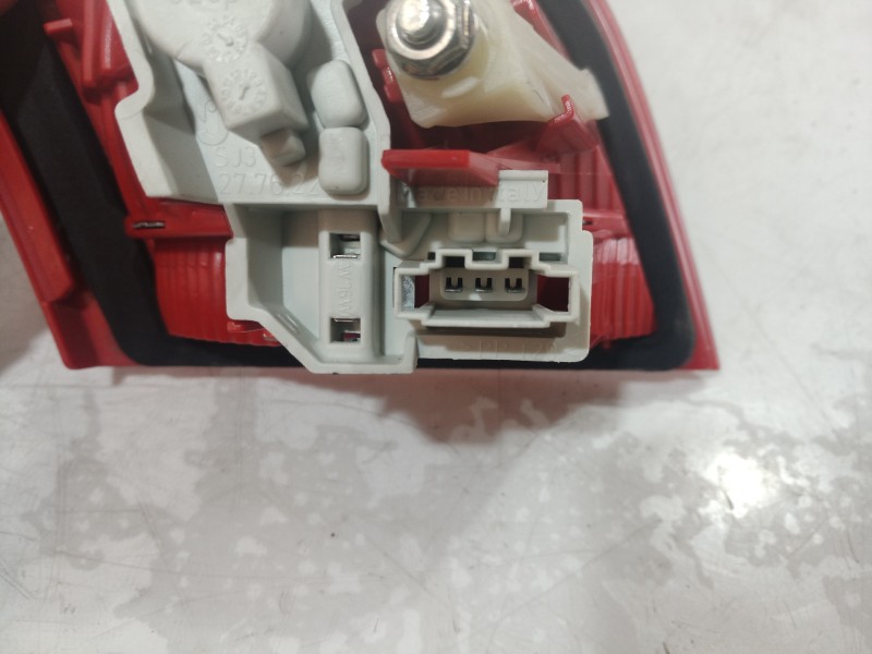 Recambio de piloto trasero derecho interior para audi a3 (8p) 1.6 fsi ambiente referencia OEM IAM 8P4945094 8P4945094 8P4945094