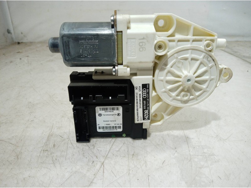 Recambio de motor elevalunas delantero derecho para audi a3 (8p) 1.6 fsi ambiente referencia OEM IAM 05074636 05074636 05074636