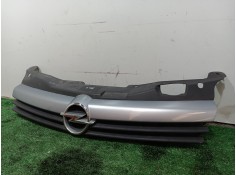 Recambio de rejilla delantera para opel astra h berlina cosmo referencia OEM IAM    2