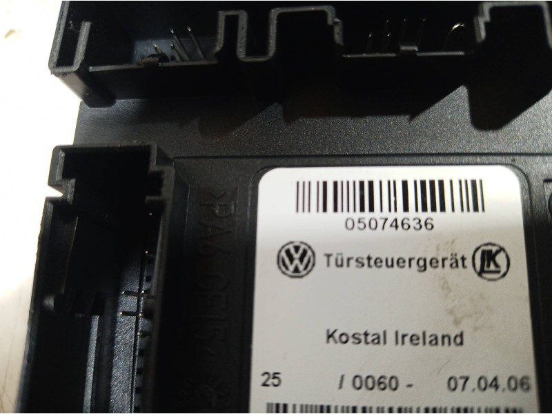 Recambio de motor elevalunas delantero derecho para audi a3 (8p) 1.6 fsi ambiente referencia OEM IAM 05074636 05074636 05074636