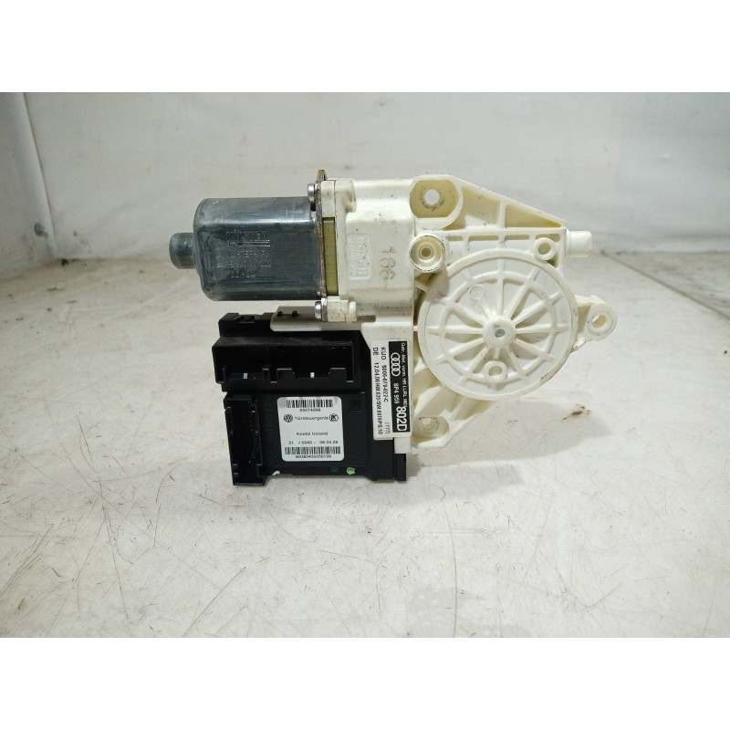 Recambio de motor elevalunas trasero derecho para audi a3 (8p) 1.6 fsi ambiente referencia OEM IAM 8P4959 8P4959 8P4959
