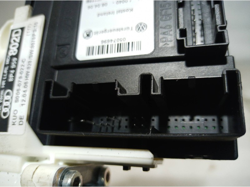 Recambio de motor elevalunas trasero derecho para audi a3 (8p) 1.6 fsi ambiente referencia OEM IAM 8P4959 8P4959 8P4959