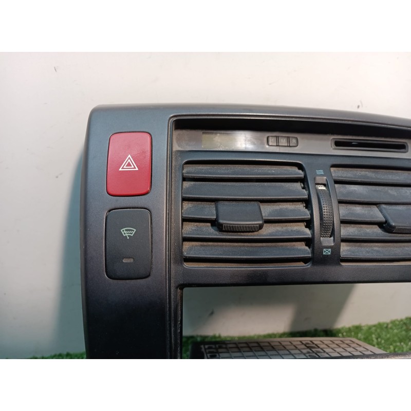 Recambio de moldura consola central delantera para hyundai tucson (jm) 2,0 classic 4x2 referencia OEM IAM U026323800 U026323800 