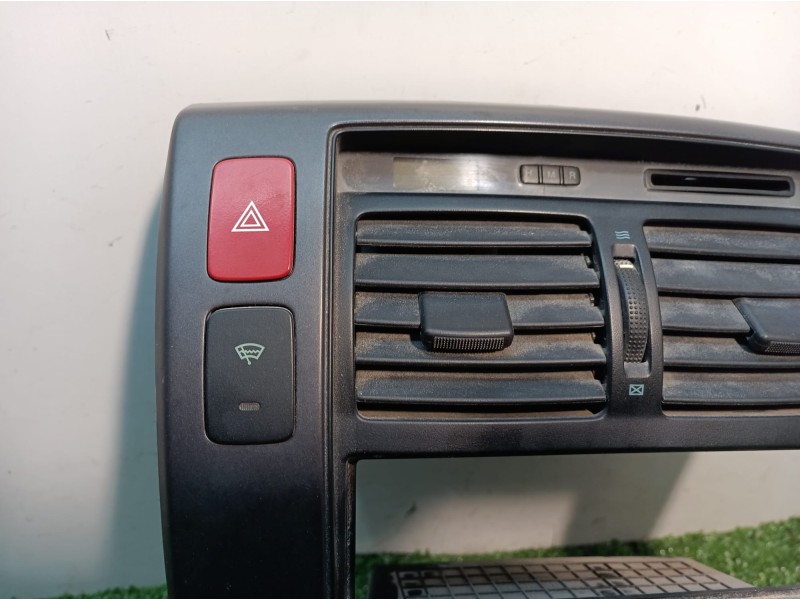 Recambio de moldura consola central delantera para hyundai tucson (jm) 2,0 classic 4x2 referencia OEM IAM U026323800 U026323800 