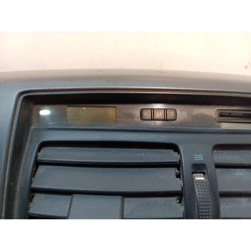 Recambio de moldura consola central delantera para hyundai tucson (jm) 2,0 classic 4x2 referencia OEM IAM U026323800 U026323800 