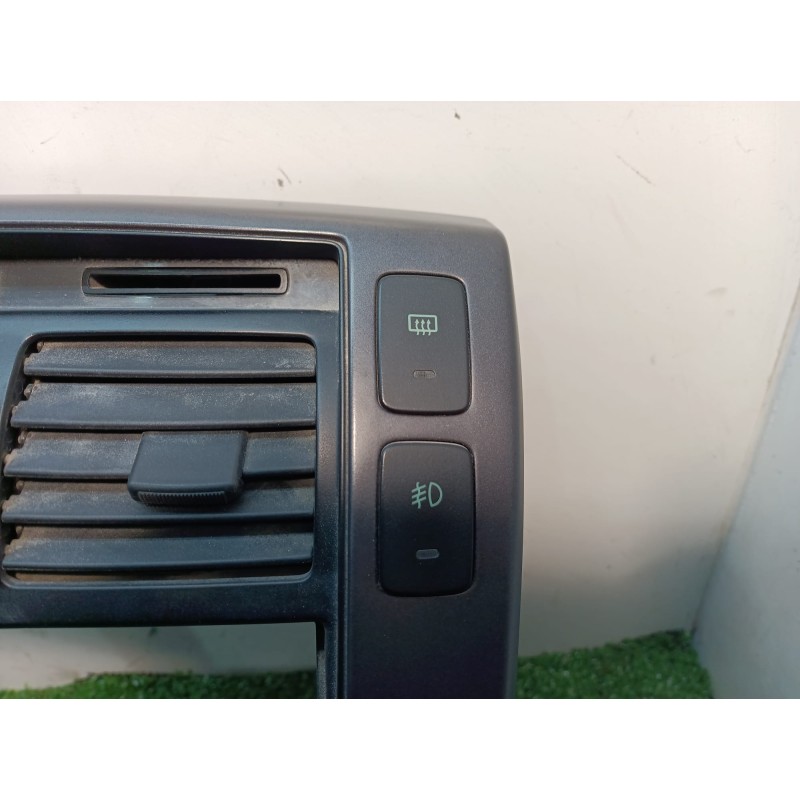 Recambio de moldura consola central delantera para hyundai tucson (jm) 2,0 classic 4x2 referencia OEM IAM U026323800 U026323800 