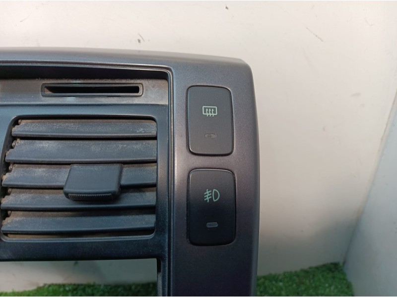 Recambio de moldura consola central delantera para hyundai tucson (jm) 2,0 classic 4x2 referencia OEM IAM U026323800 U026323800 