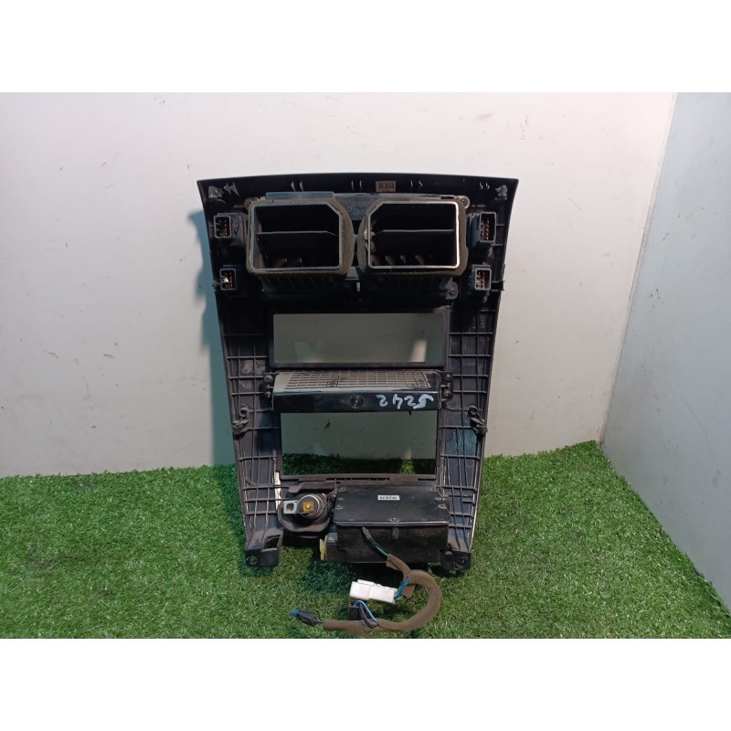 Recambio de moldura consola central delantera para hyundai tucson (jm) 2,0 classic 4x2 referencia OEM IAM U026323800 U026323800 