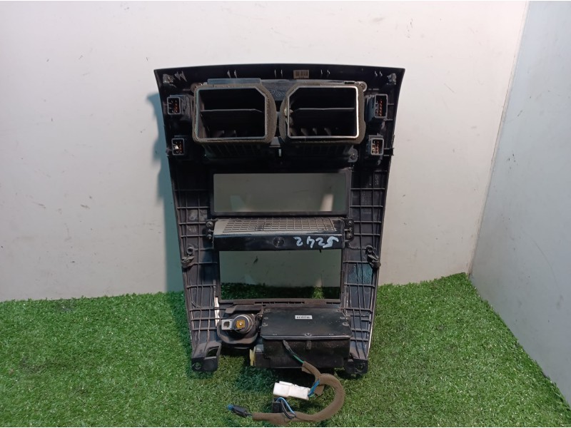 Recambio de moldura consola central delantera para hyundai tucson (jm) 2,0 classic 4x2 referencia OEM IAM U026323800 U026323800 