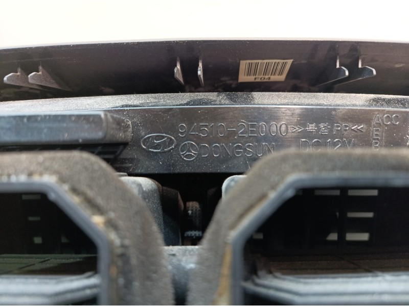 Recambio de moldura consola central delantera para hyundai tucson (jm) 2,0 classic 4x2 referencia OEM IAM U026323800 U026323800 