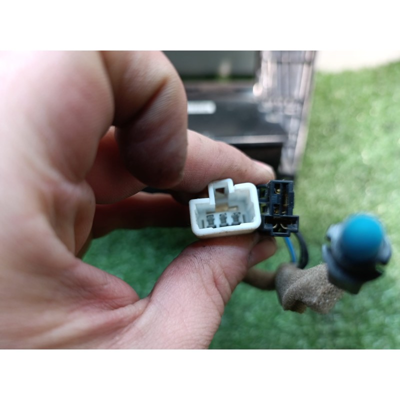 Recambio de moldura consola central delantera para hyundai tucson (jm) 2,0 classic 4x2 referencia OEM IAM U026323800 U026323800 