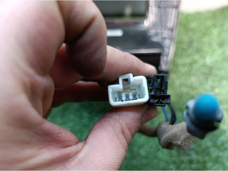 Recambio de moldura consola central delantera para hyundai tucson (jm) 2,0 classic 4x2 referencia OEM IAM U026323800 U026323800 