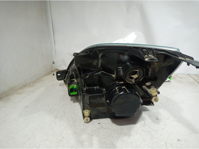 Recambio de faro derecho para ford fiesta (cbk) ambiente referencia OEM IAM 2S6X13W029AJ 2S6X13W029AJ 2S6X13W029AJ