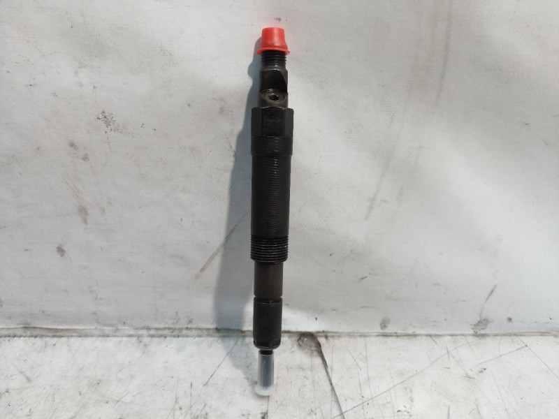 Recambio de inyector para ford mondeo berlina (ge) ambiente referencia OEM IAM 0432133801 0432133801 0432133801