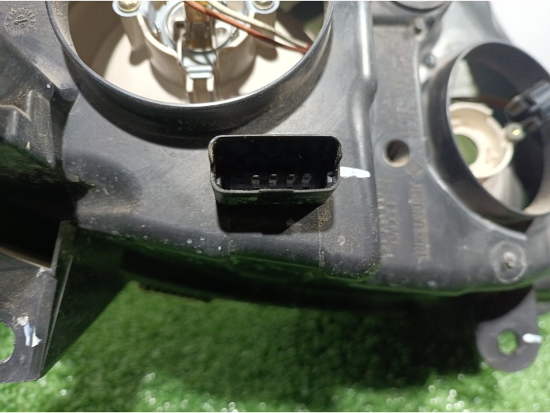 Recambio de faro izquierdo para renault scenic ii confort authentique referencia OEM IAM 15810300LI 15810300LI 15810300LI