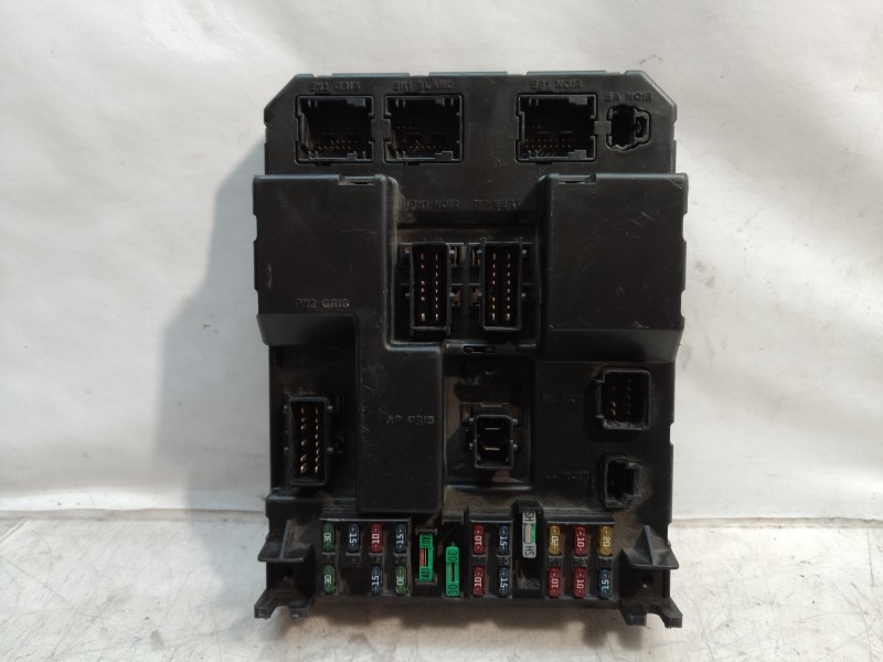 Recambio de caja reles / fusibles para peugeot 307 cc (s1) 2.0 referencia OEM IAM 9651196880 9651196880 9651196880
