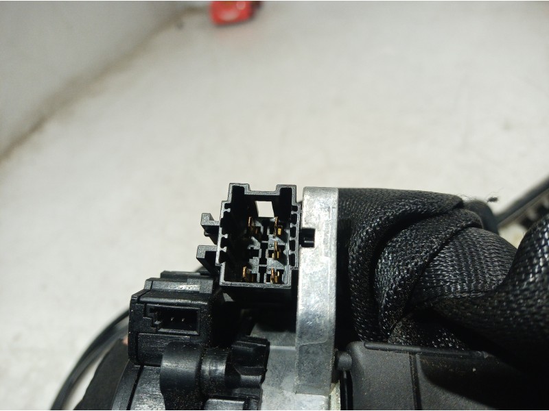 Recambio de cinturon seguridad delantero derecho para mercedes-benz clase s (w221) berlina 500 l (221.171) referencia OEM IAM 33