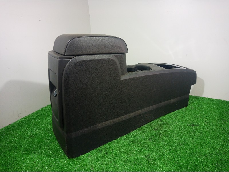 Recambio de apoyabrazos central para dodge journey sxt referencia OEM IAM   