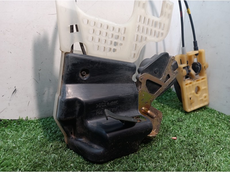 Recambio de cerradura puerta trasera derecha para hyundai tucson (jm) 2,0 classic 4x2 referencia OEM IAM   