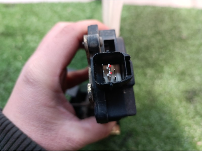 Recambio de cerradura puerta trasera derecha para hyundai tucson (jm) 2,0 classic 4x2 referencia OEM IAM   