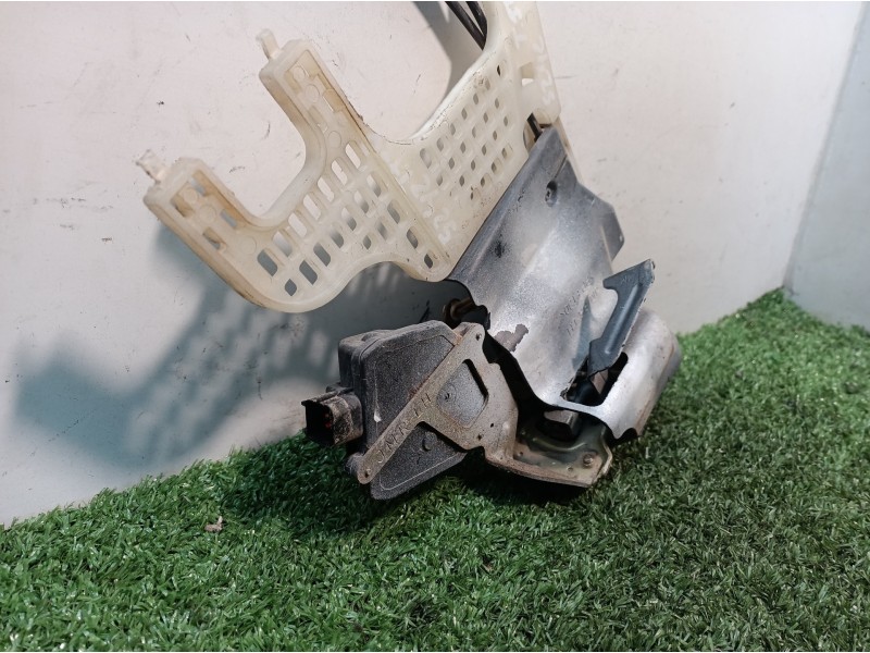 Recambio de cerradura puerta trasera izquierda para hyundai tucson (jm) 2,0 classic 4x2 referencia OEM IAM   