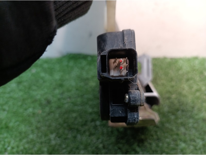 Recambio de cerradura puerta trasera izquierda para hyundai tucson (jm) 2,0 classic 4x2 referencia OEM IAM   