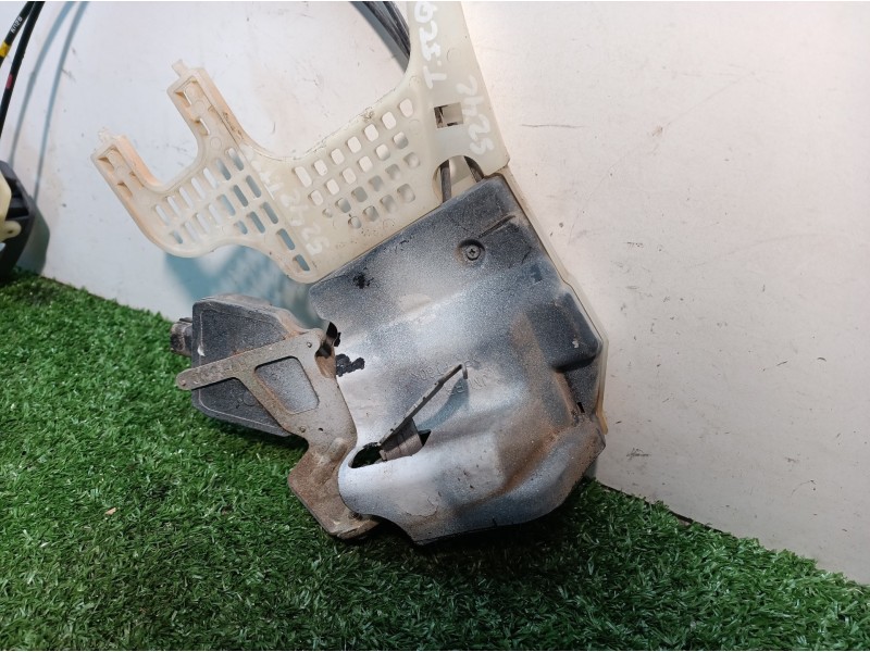 Recambio de cerradura puerta trasera izquierda para hyundai tucson (jm) 2,0 classic 4x2 referencia OEM IAM   