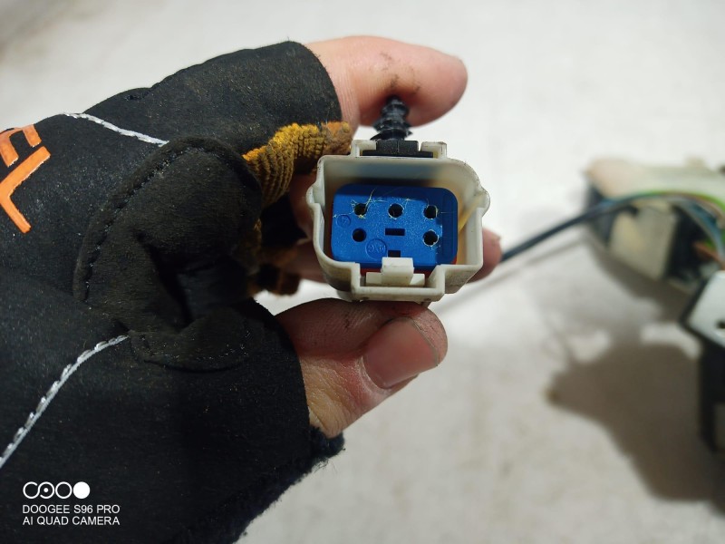 Recambio de cerradura maletero / porton para ford mondeo berlina (ge) 2.0 tdci cat referencia OEM IAM 43102 43102 43102