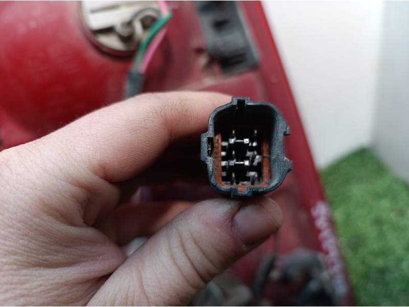 Recambio de piloto trasero izquierdo para hyundai tucson (jm) 2,0 classic 4x2 referencia OEM IAM 924012E0 924012E0 924012E0