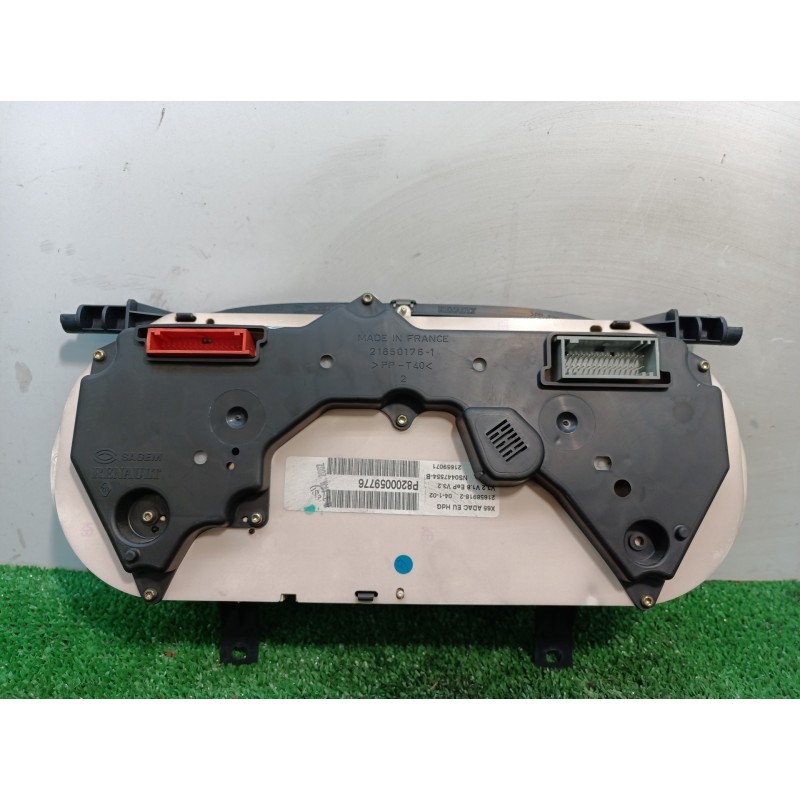 Recambio de cuadro instrumentos para renault clio ii fase ii (b/cb0) dynamique referencia OEM IAM P8200059776 P8200059776 P82000