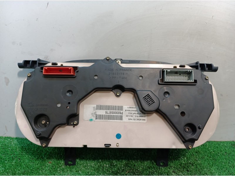 Recambio de cuadro instrumentos para renault clio ii fase ii (b/cb0) dynamique referencia OEM IAM P8200059776 P8200059776 P82000