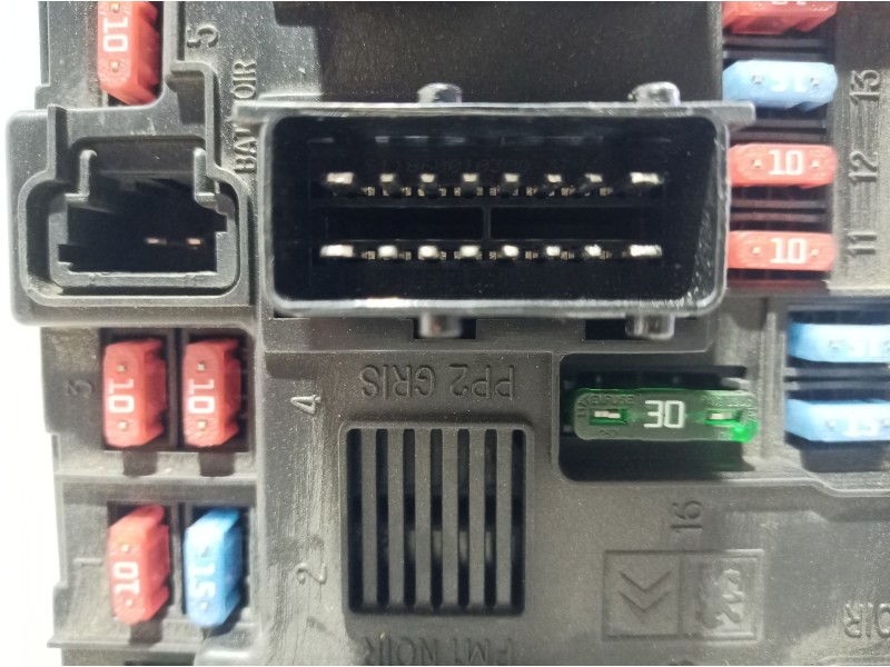 Recambio de caja reles / fusibles para citroën c3 referencia OEM IAM 964349878000 964349878000 964349878000