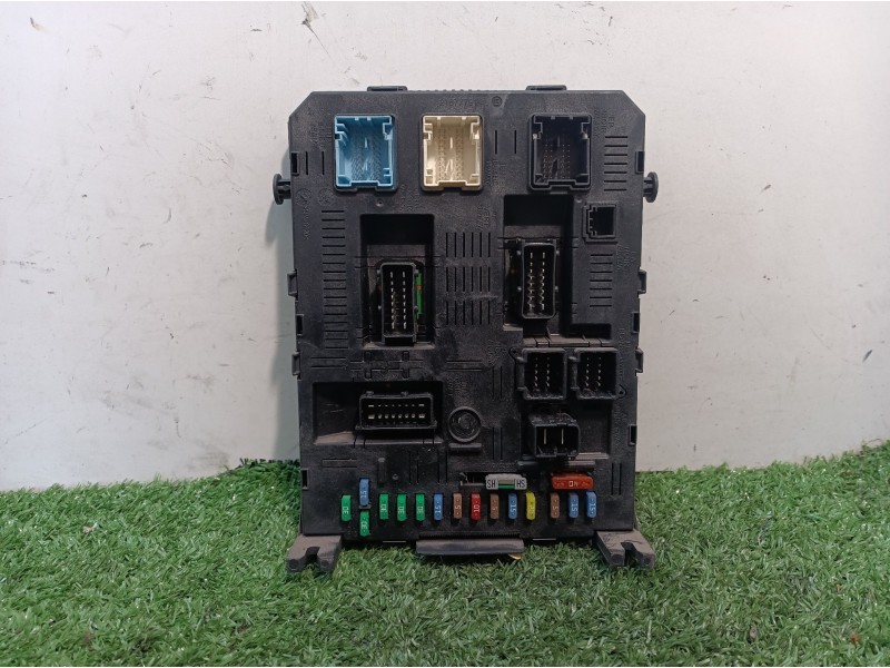 Recambio de caja reles / fusibles para peugeot 307 cc (s2) sport referencia OEM IAM 216760315B 216760315B 281133426A