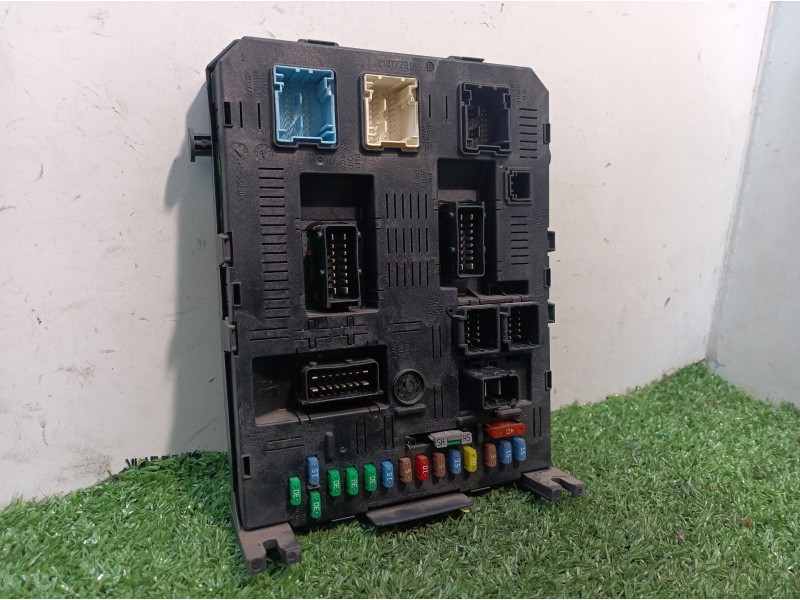 Recambio de caja reles / fusibles para peugeot 307 cc (s2) sport referencia OEM IAM 216760315B 216760315B 281133426A