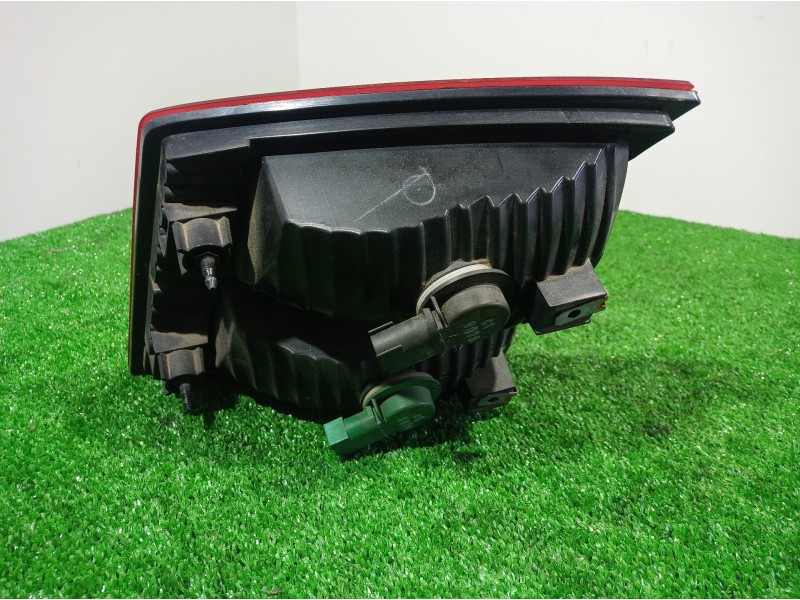 Recambio de piloto trasero izquierdo interior para dodge journey sxt referencia OEM IAM 04806369AB 04806369AB 04806369AB