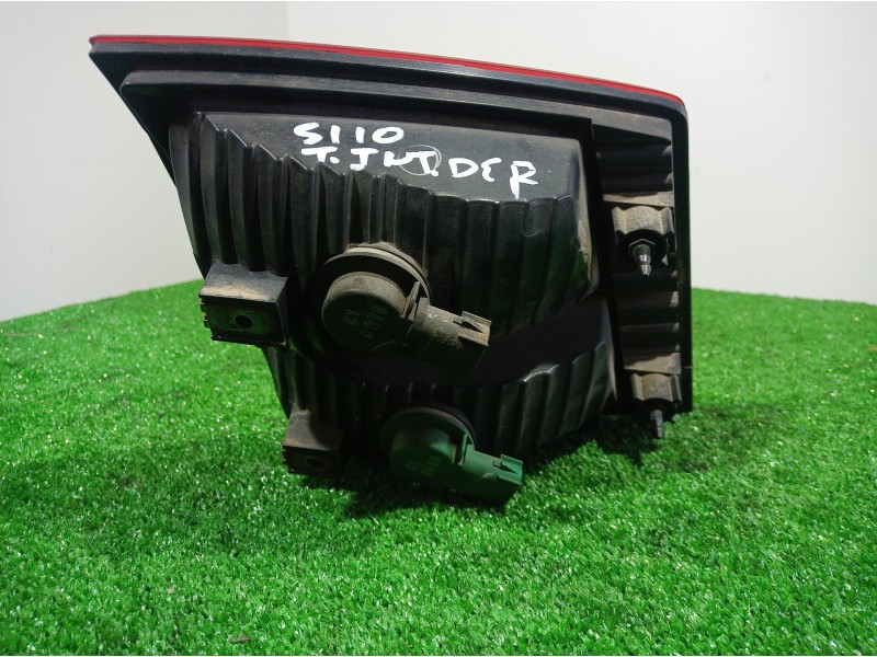 Recambio de piloto trasero derecho interior para dodge journey sxt referencia OEM IAM 04806368AB 04806368AB 04806368AB