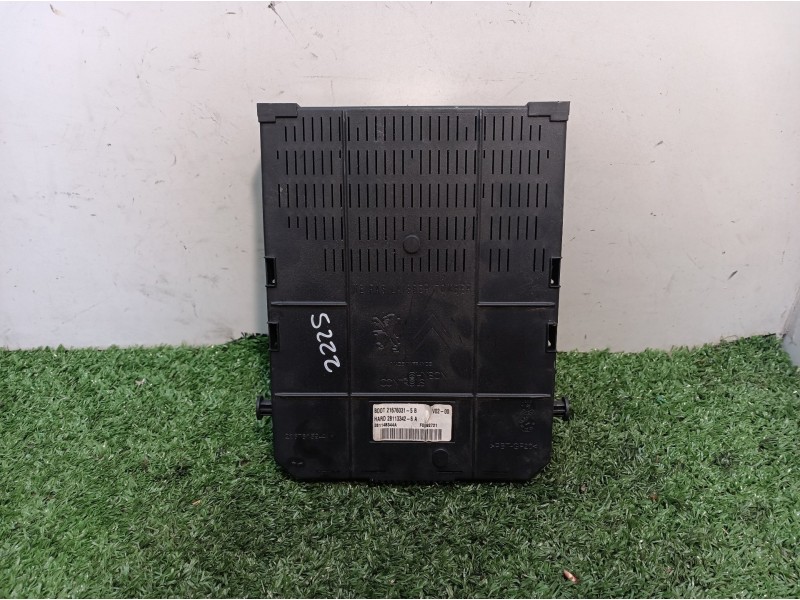 Recambio de caja reles / fusibles para peugeot 307 cc (s2) sport referencia OEM IAM 216760315B 216760315B 281133426A