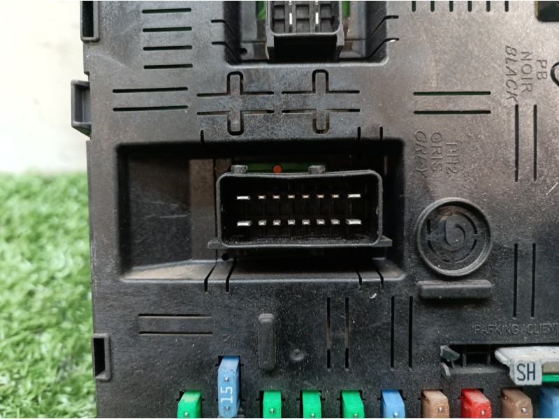 Recambio de caja reles / fusibles para peugeot 307 cc (s2) sport referencia OEM IAM 216760315B 216760315B 281133426A