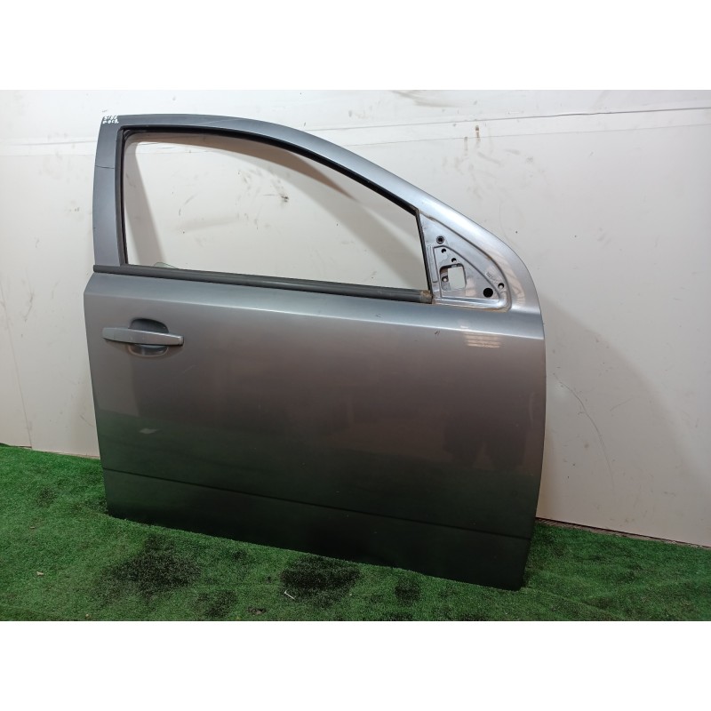 Recambio de puerta delantera derecha para opel astra h berlina cosmo referencia OEM IAM 5PUERTAS 5 PUERTAS 5 PUERTAS