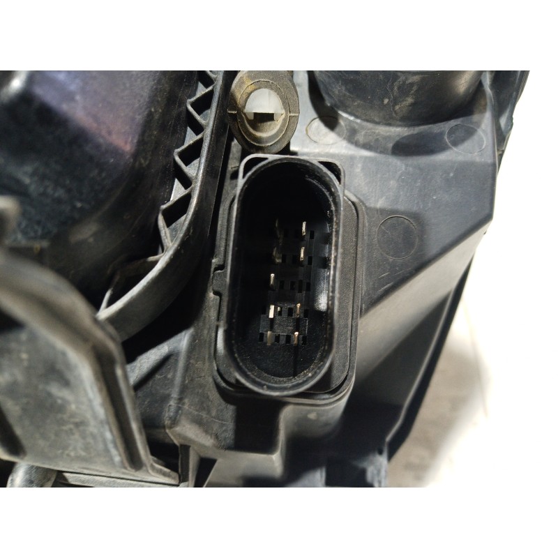 Recambio de faro derecho para ford focus berlina (cap) 2.0 tdci cat referencia OEM IAM 4M5113K060AA 4M5113K060AA 4M5113K060