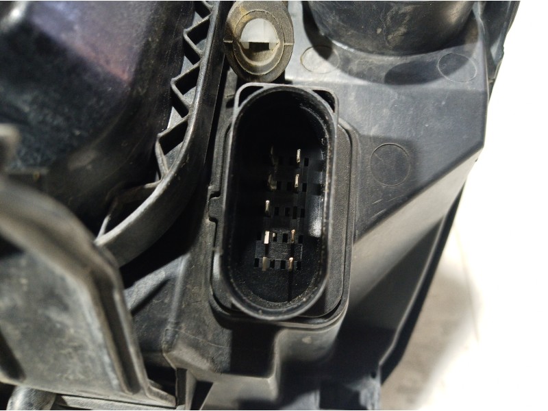 Recambio de faro derecho para ford focus berlina (cap) 2.0 tdci cat referencia OEM IAM 4M5113K060AA 4M5113K060AA 4M5113K060