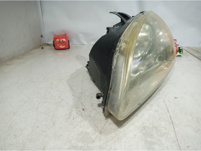 Recambio de faro izquierdo para ford focus berlina (cap) 2.0 tdci cat referencia OEM IAM   