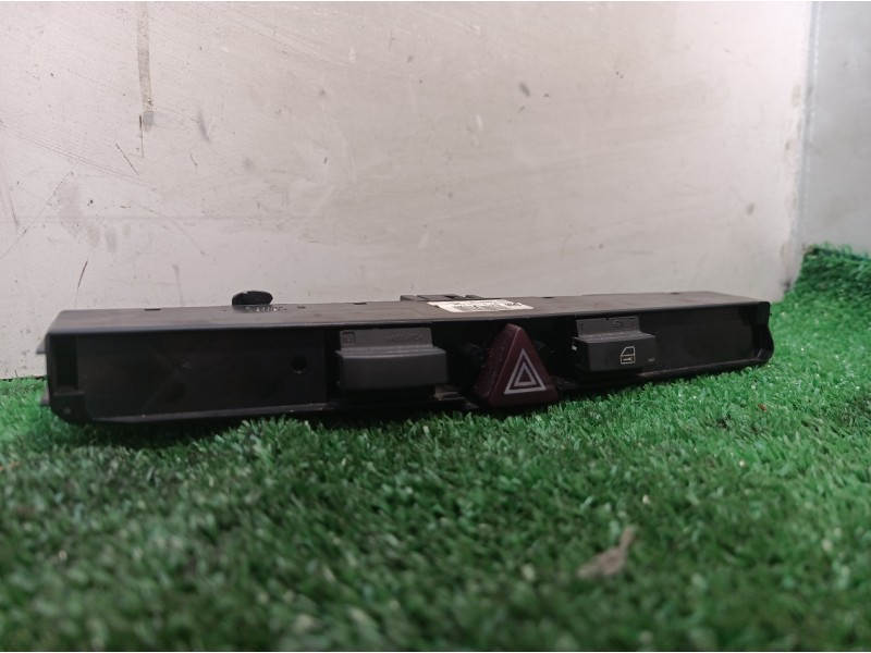 Recambio de warning para opel astra h berlina cosmo referencia OEM IAM 13100105 13100105 13100105