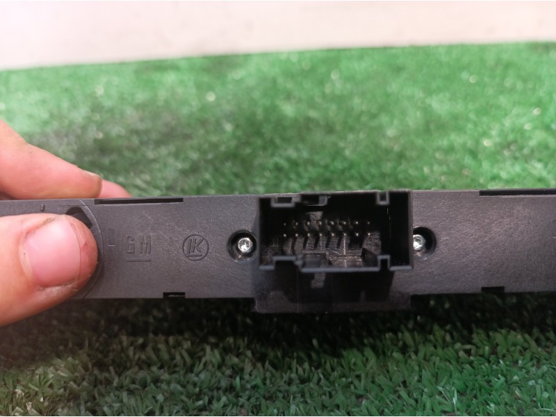 Recambio de warning para opel astra h berlina cosmo referencia OEM IAM 13100105 13100105 13100105